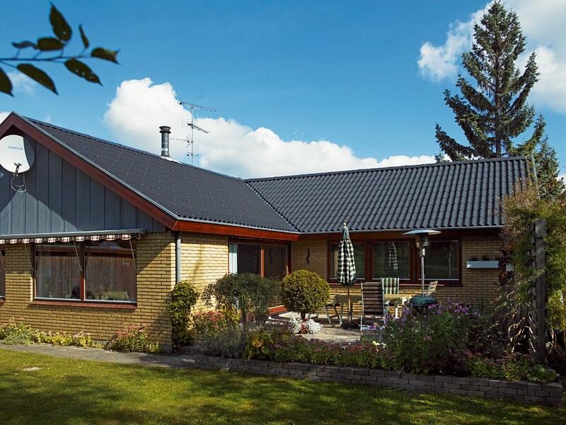 Płyta dachowa EuroFala a blacha dachowa T18 – co wybrać?