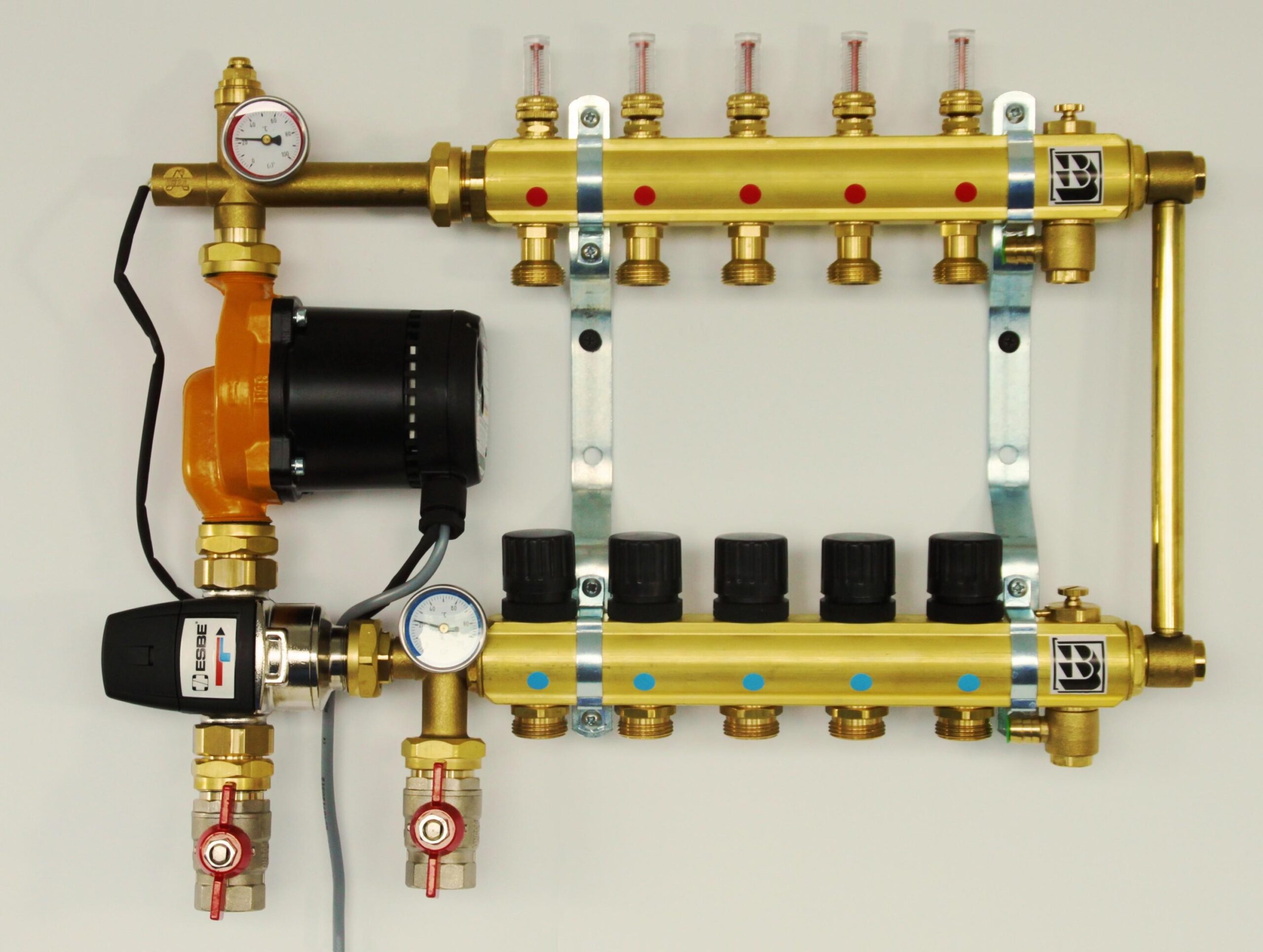Nowy rozdzielacz ogrzewania podłogowego TECEfloor