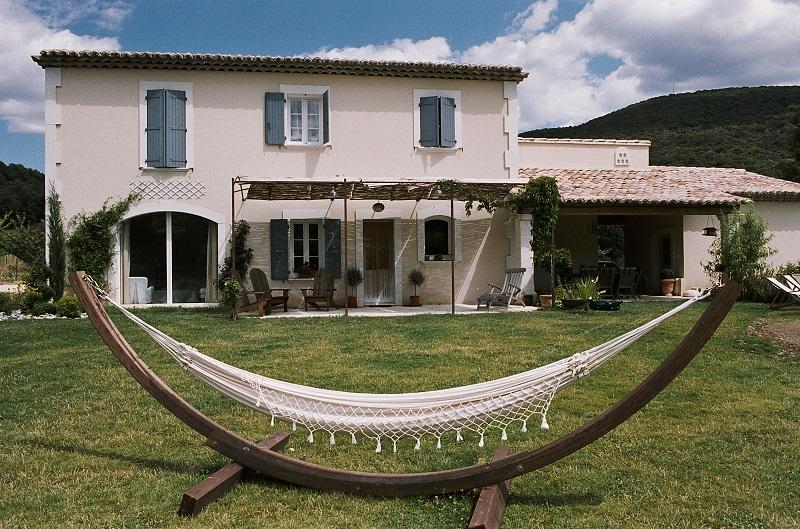 Własne źródło ciepła – jak zyskać niezależność od dostawców?