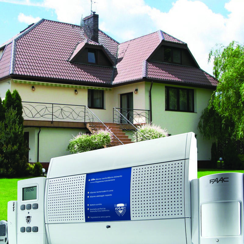 Głowa spokojna z automatu – jak zabezpieczyć dom podczas wyjazdu?