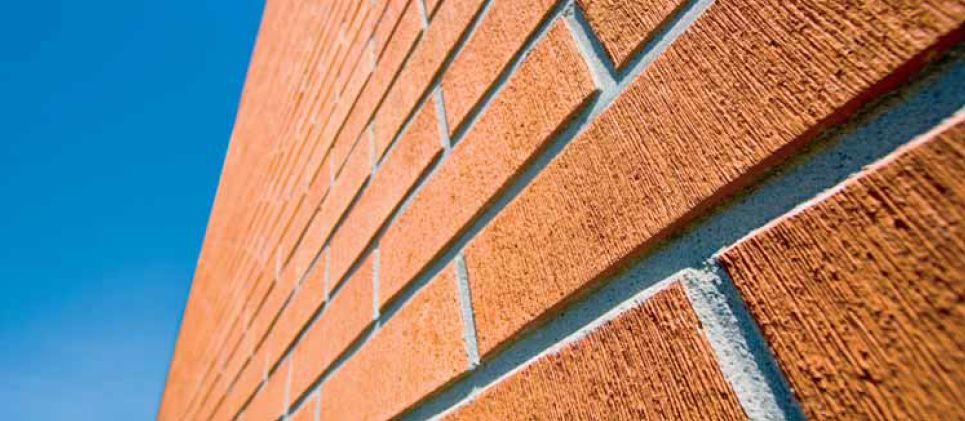 Ekspert radzi: jak przygotować się do pracy z klinkierem?