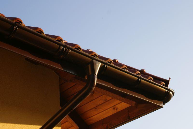 Najczęstsze błędy popełniane podczas montażu rynien