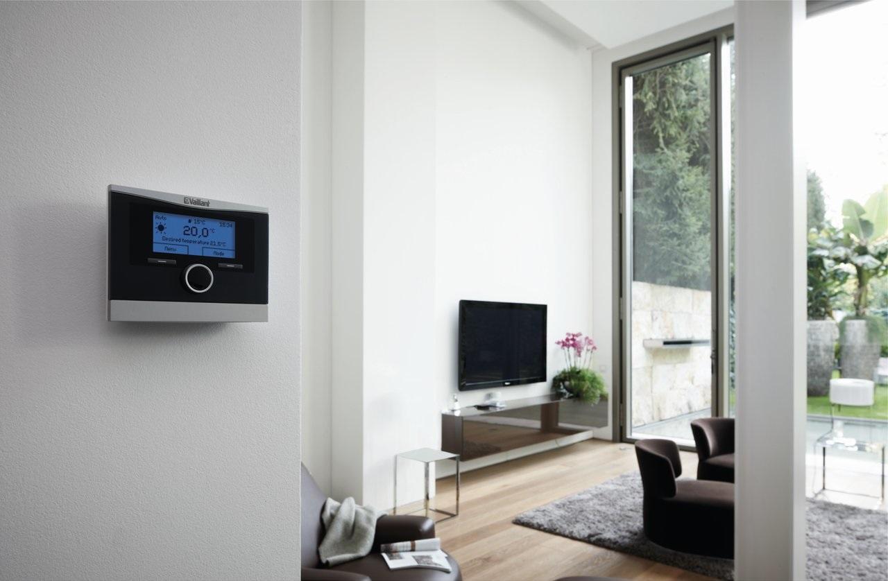 Vaillant przedstawia nowy regulator – systemowy calorMATIC 470/4
