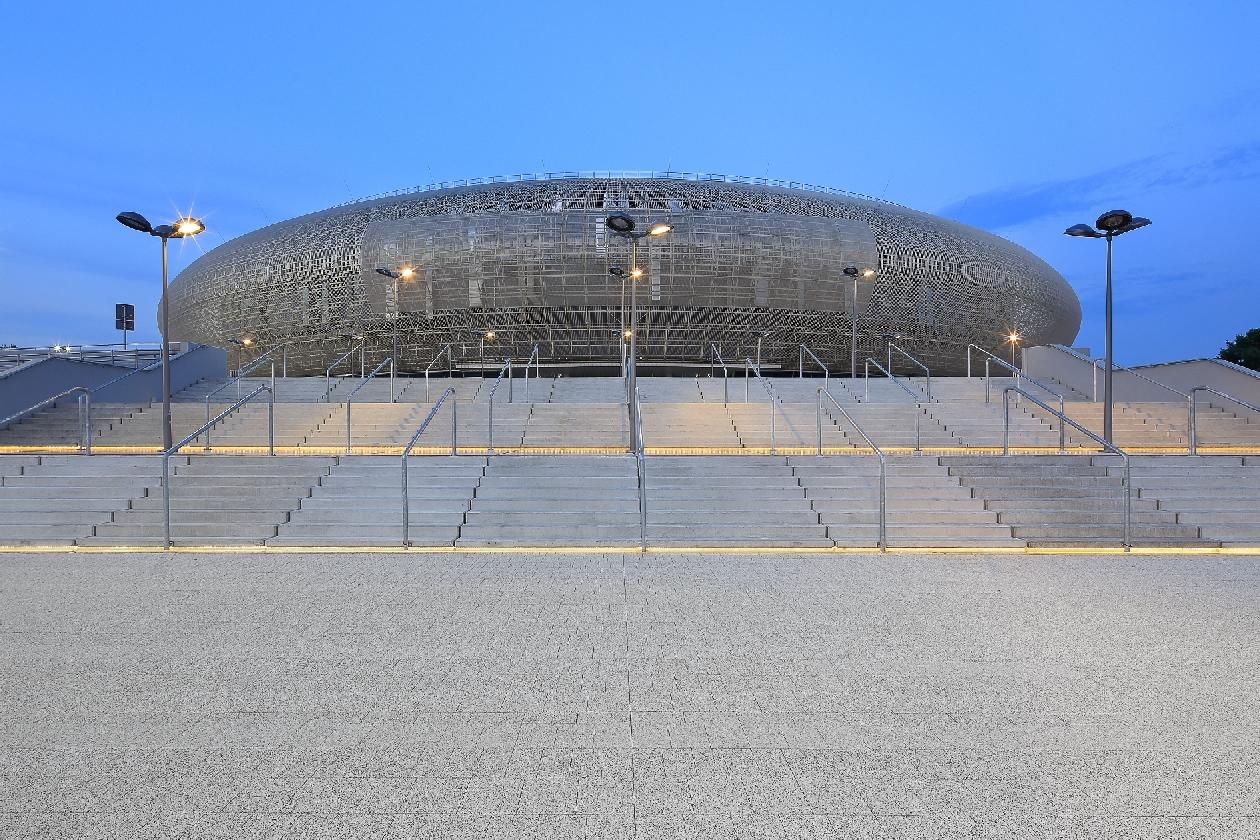 W stronę nowoczesności – brukowana nawierzchnia wokół hali Arena Kraków