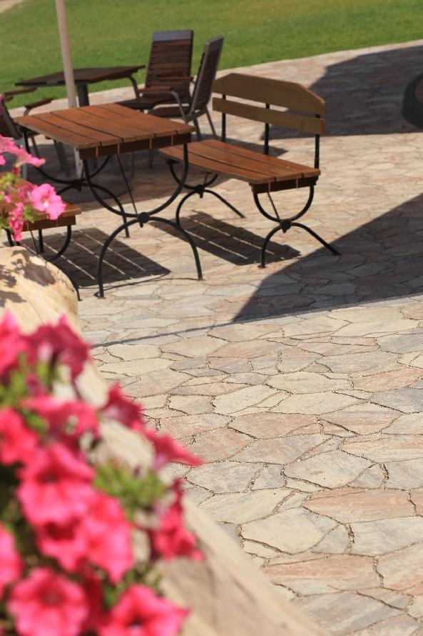 Estetyczna i nieszablonowa przestrzeń wokół domu