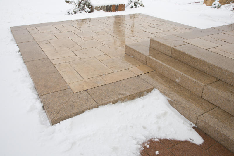 Pracowita zima wokół domu