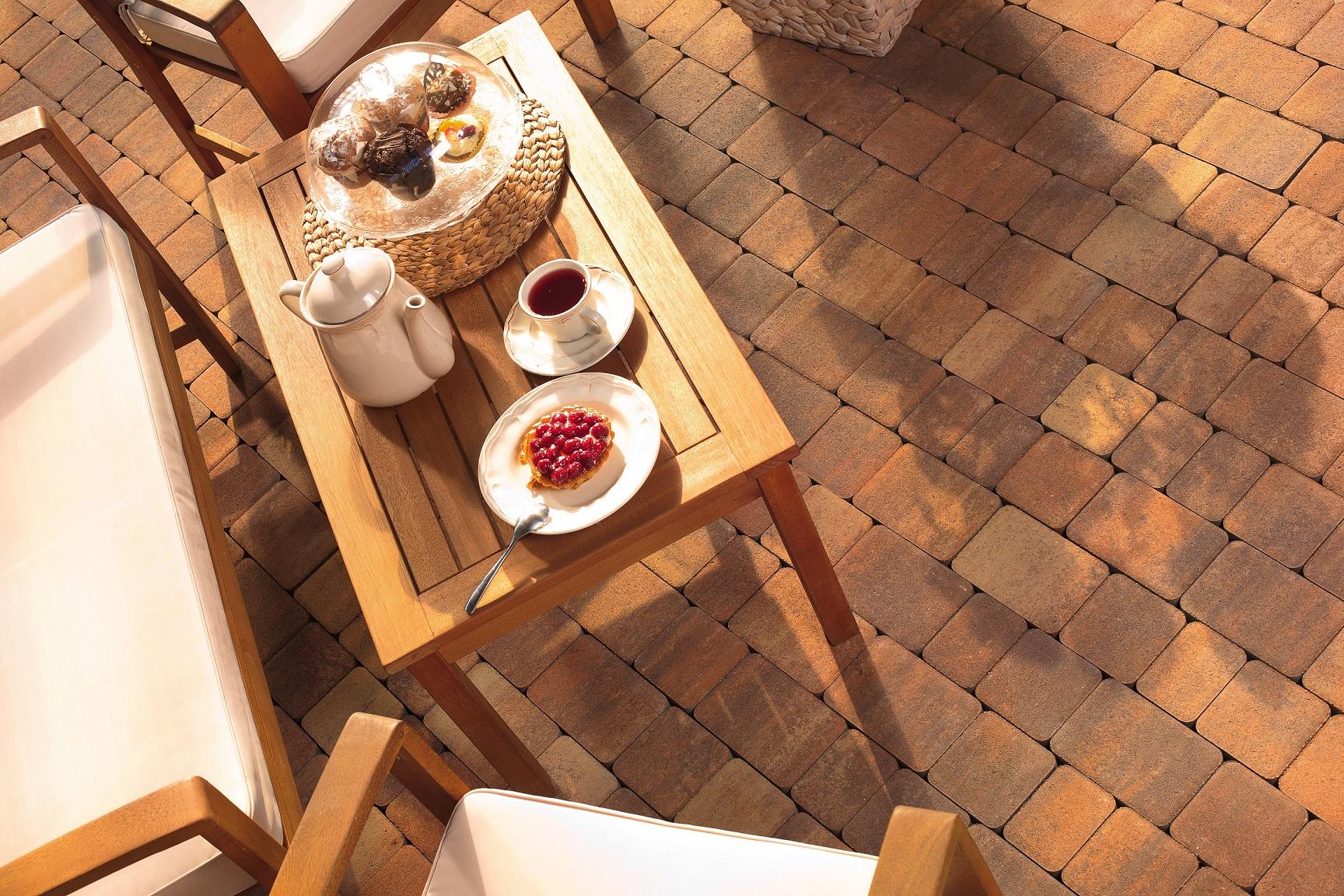 Liczy się efekt! Wybierz kostkę podkreślającą styl domu