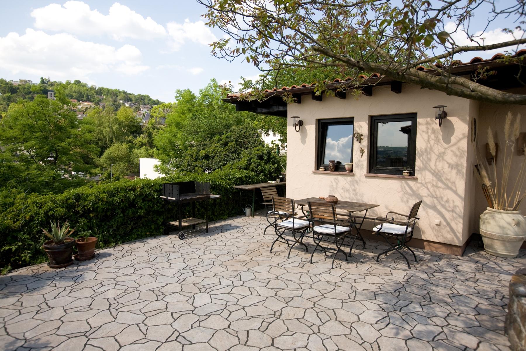 Mozaika w ogrodzie – nieograniczone możliwości kostki brukowej