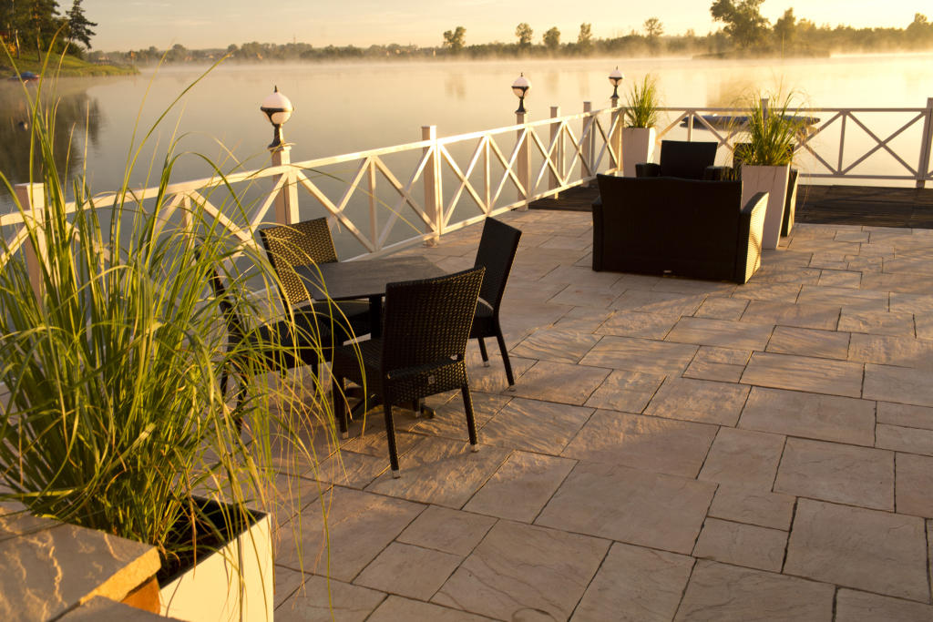 Czyścimy betonowe nawierzchnie