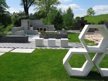 Nowy wymiar betonu – mała architektura z linii Libet Stampo