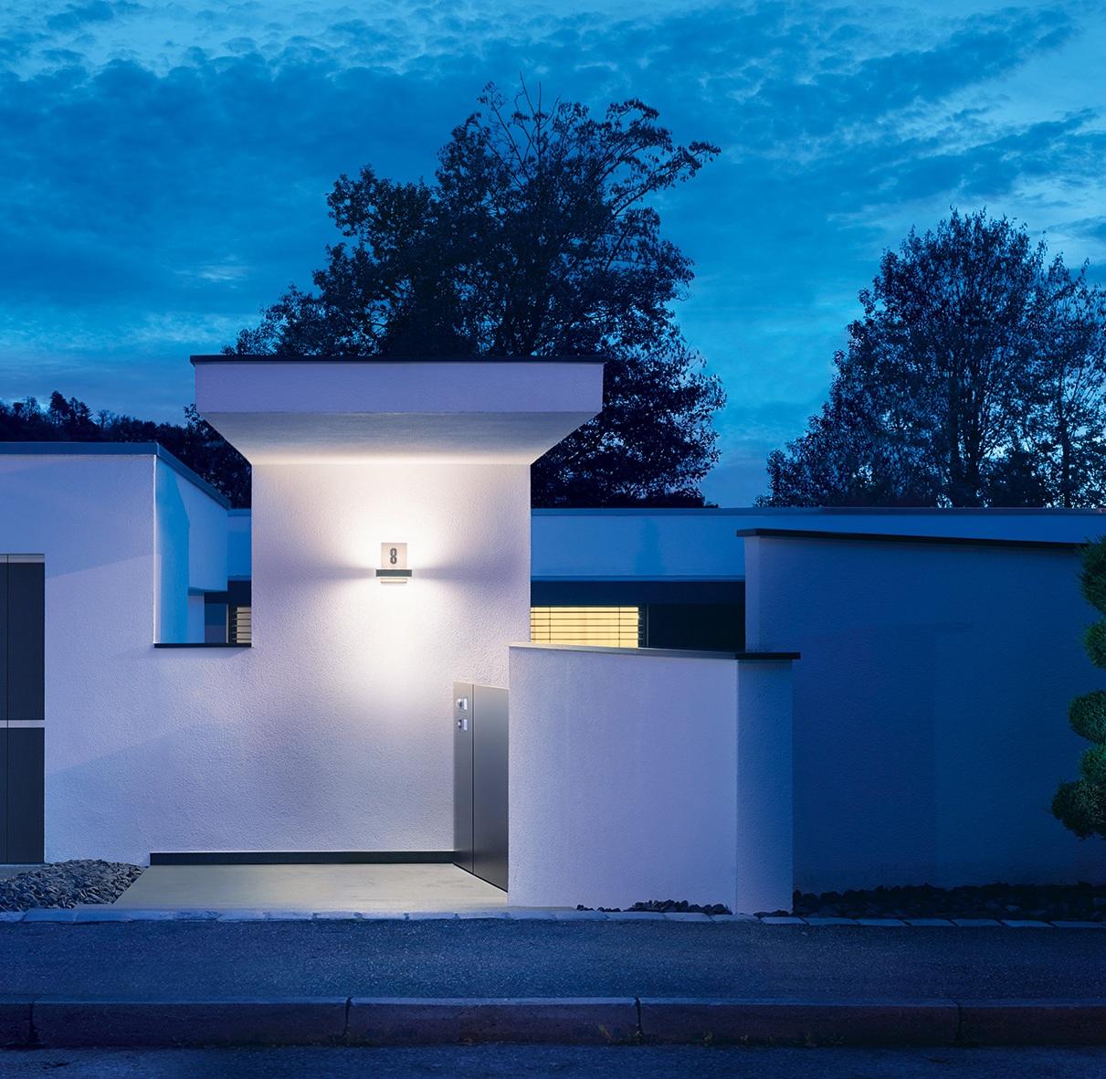 Oprawy zewnętrze STEINEL z inteligentnym czujnikiem ruchu (iHF)