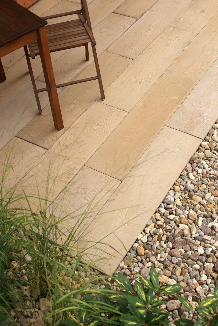 Drewno jak kamień – atuty desek betonowych Polbruk Lira