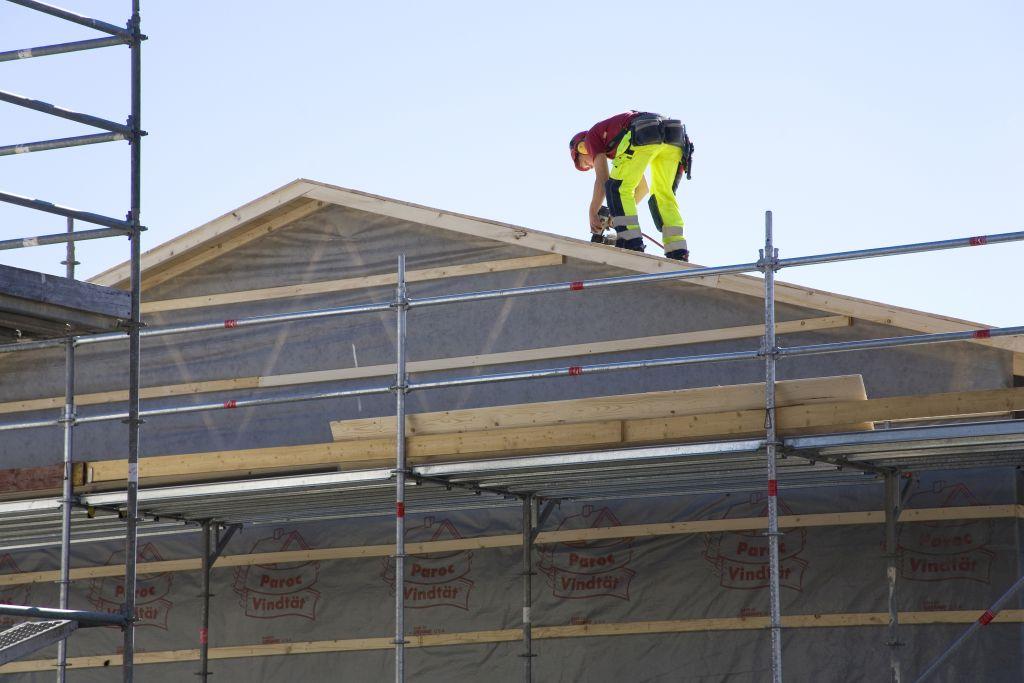 Jak poprawnie projektować dach skośny? Izolacja akustyczna