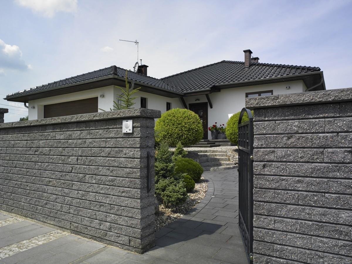 Szukasz idealnego ogrodzenia? Przedstawiamy przegląd najciekawszych murów samonośnych