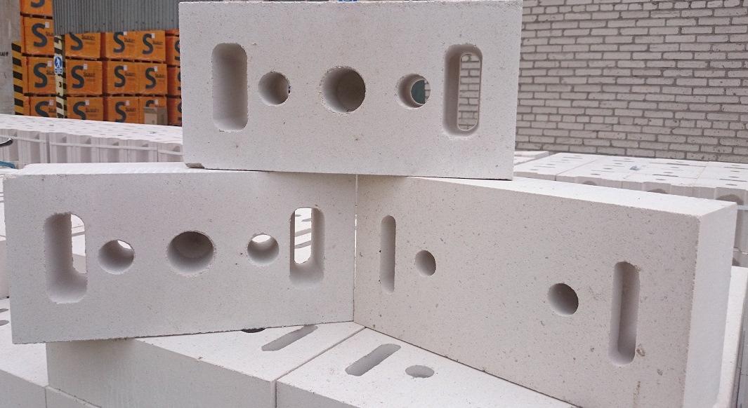 Czy dla bloczka fundamentowego Silikat F25 można stosować zaprawę cienkowarstwową?