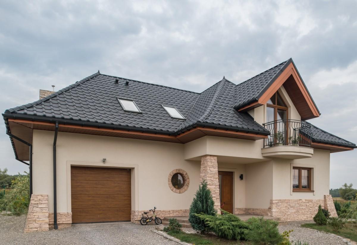 Blachodachówka cięta na wymiar czy modułowa – jaka na jaki dach?