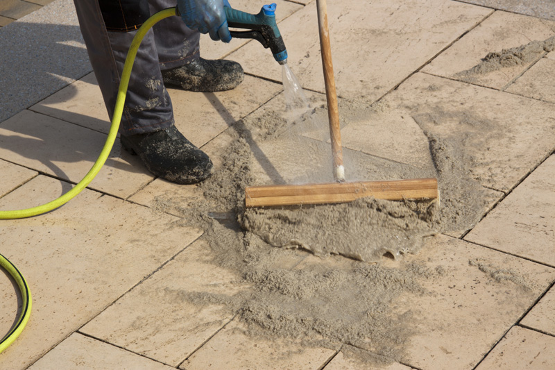 Fugowanie nawierzchni brukowej