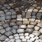 Wyczyszczona okładzina przygotowana do spoinowania