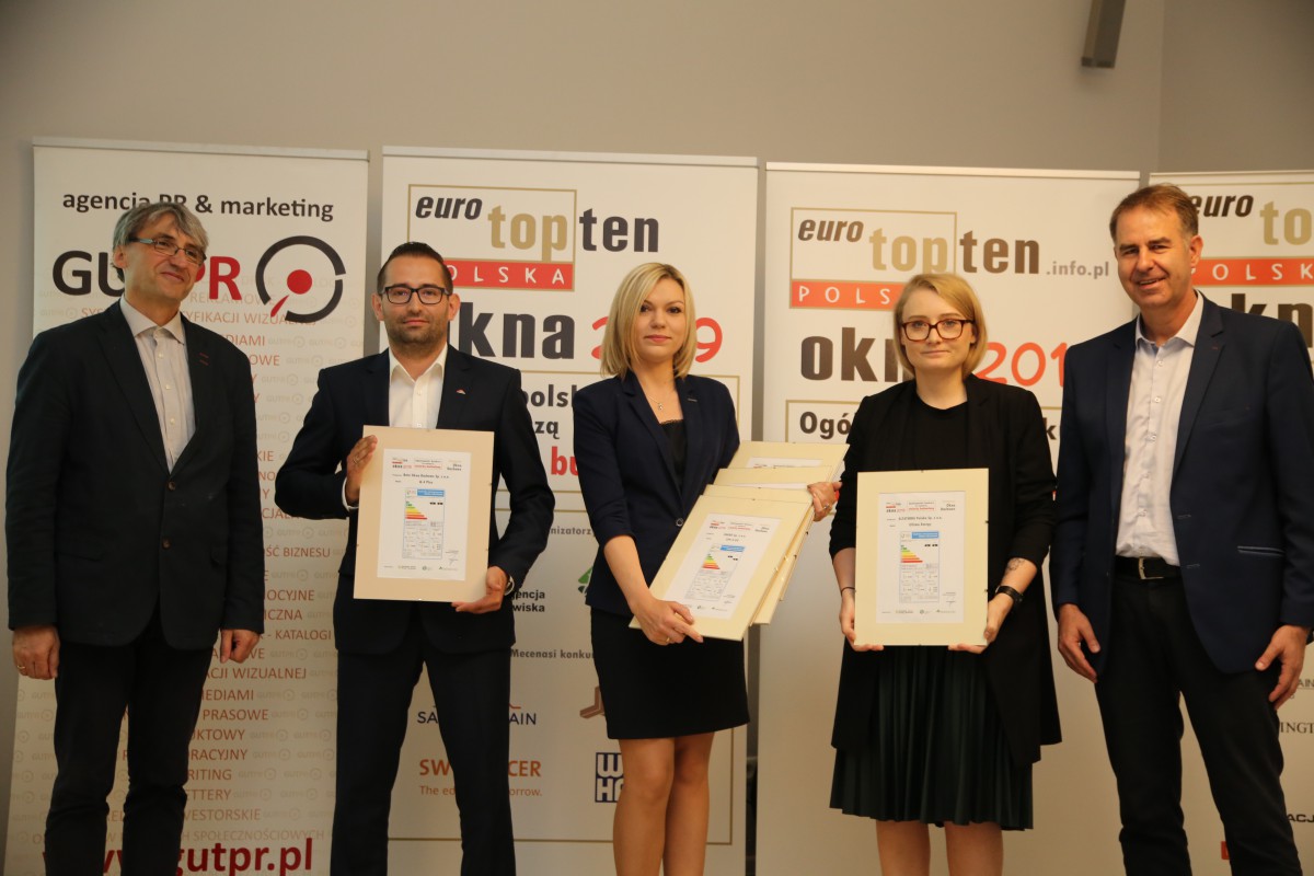 Podwójne TOPTEN dla FAKRO