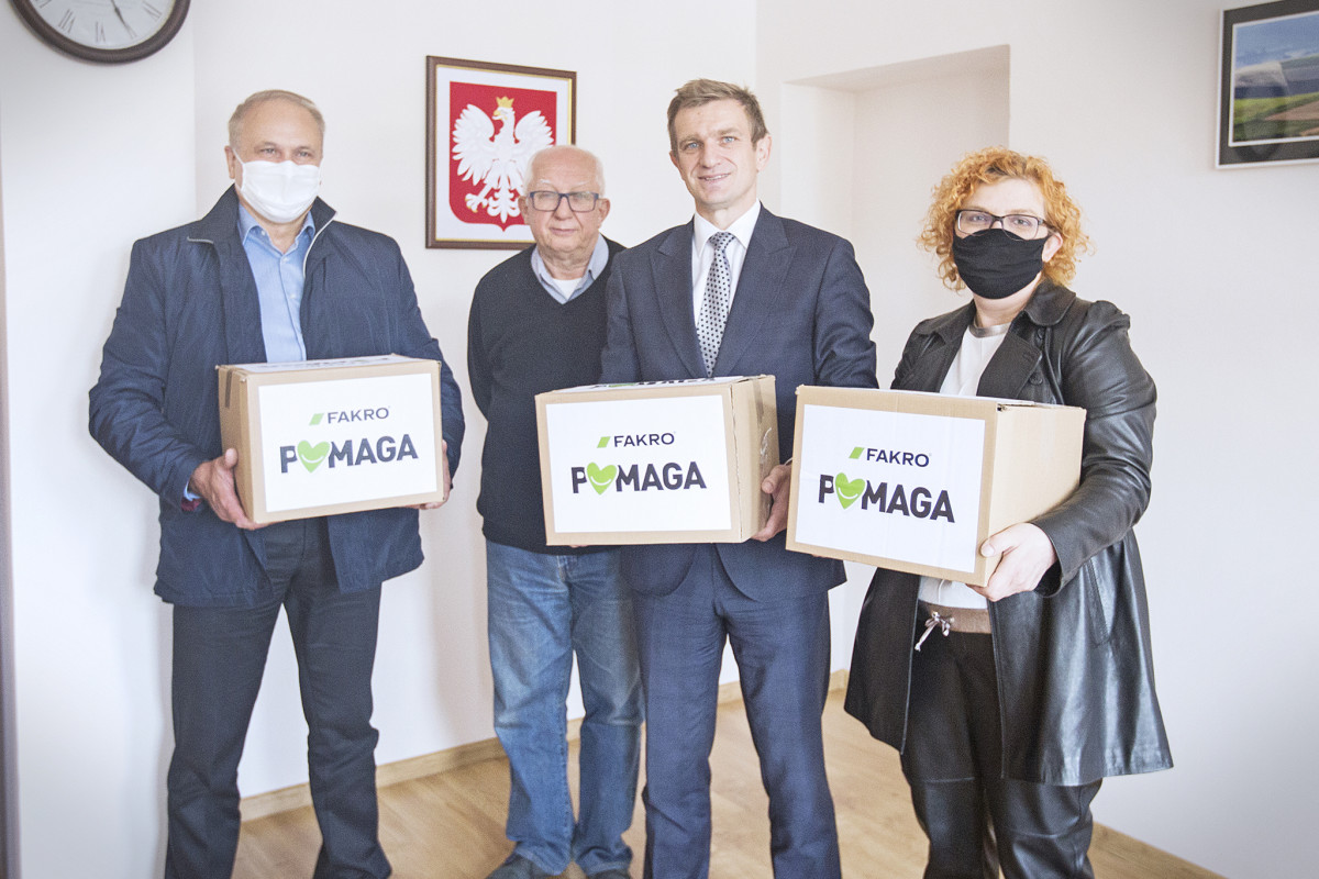 #FAKROpomaga – maseczkowa akcja firmy z Nowego Sącza