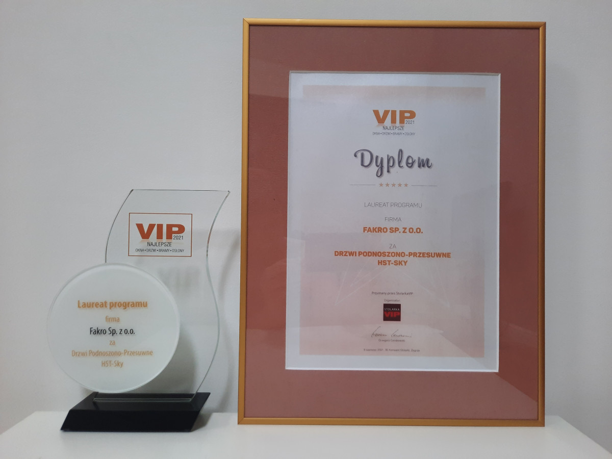 Flagowy produkt marki FAKRO – drzwi tarasowe HST Sky z tytułem Laureata VIP 2021