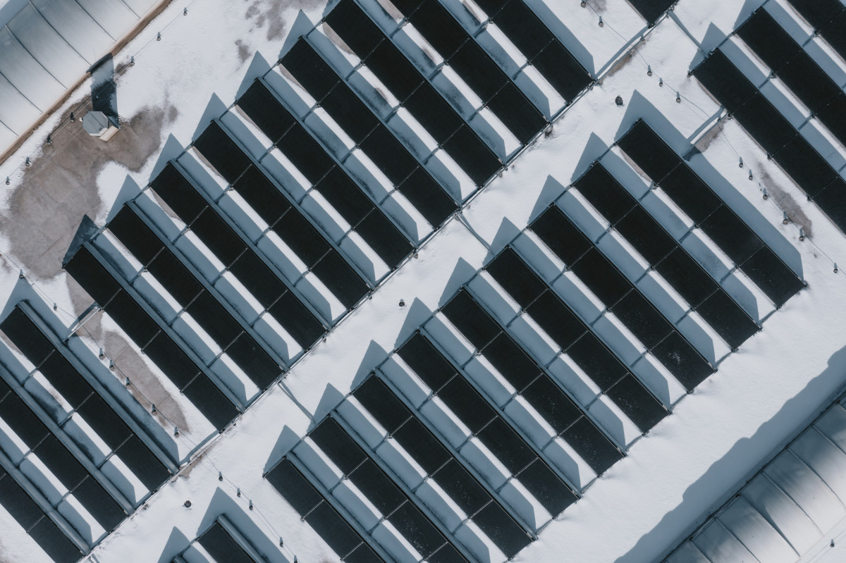 FAKRO napędzane energią produkowaną ze Słońca