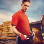 JUCO-narzedzia_reczne-mlotek_ciesielski_z_zebem_MONOBLOCK-drewno_rozbiorkowe-deski_kopia