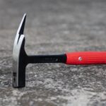 JUCO-narzedzia_reczne-mlotek_ciesielski_z zebem_MONOBLOCK-drewno_rozbiorkowe_jak_wykorzystac_kopia