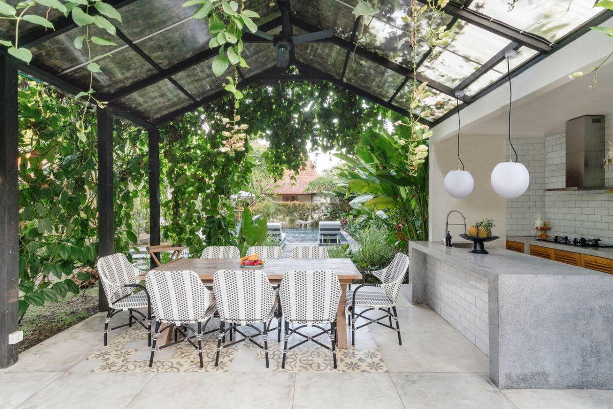 Ogród w pełnym blasku – jak zaprojektować oświetlenie zewnętrzne?