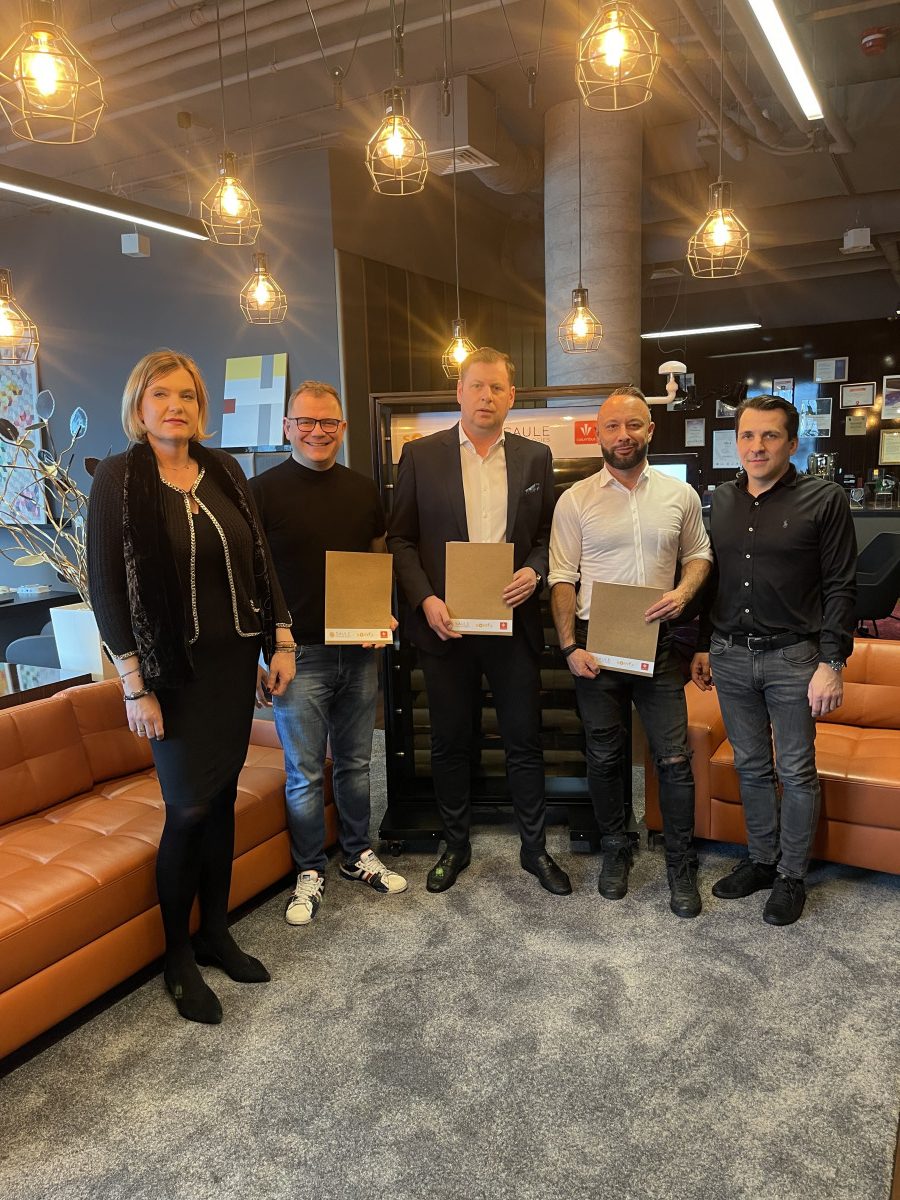 Columbus, Saule i Somfy Polska łączą siły i wdrożą w tym roku nowe produkty z wykorzystaniem perowskitowych ogniw fotowoltaicznych