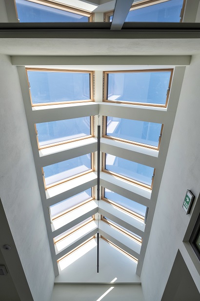 DOM, KTÓRY JEDNOCZY