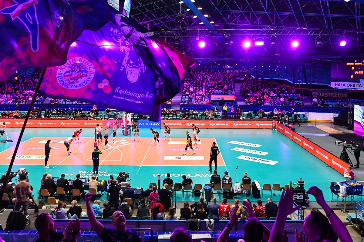 Marka KRISPOL gra z najlepsza ligowa siatkowka swiata (1)