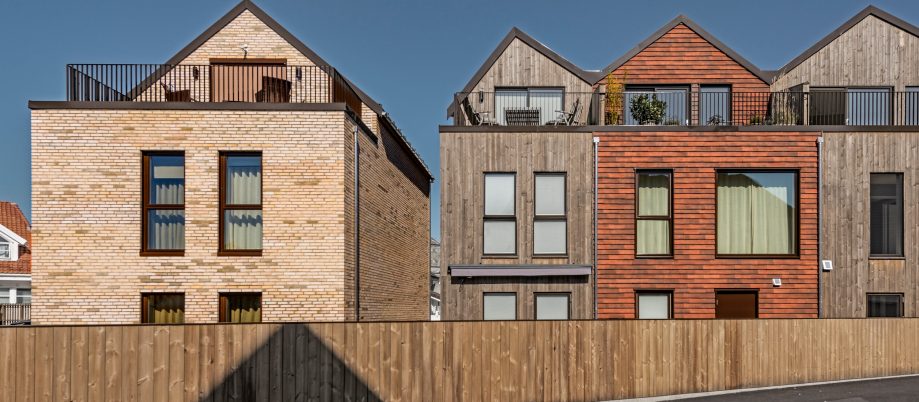 Oryginalna elewacja z dachówki ceramicznej