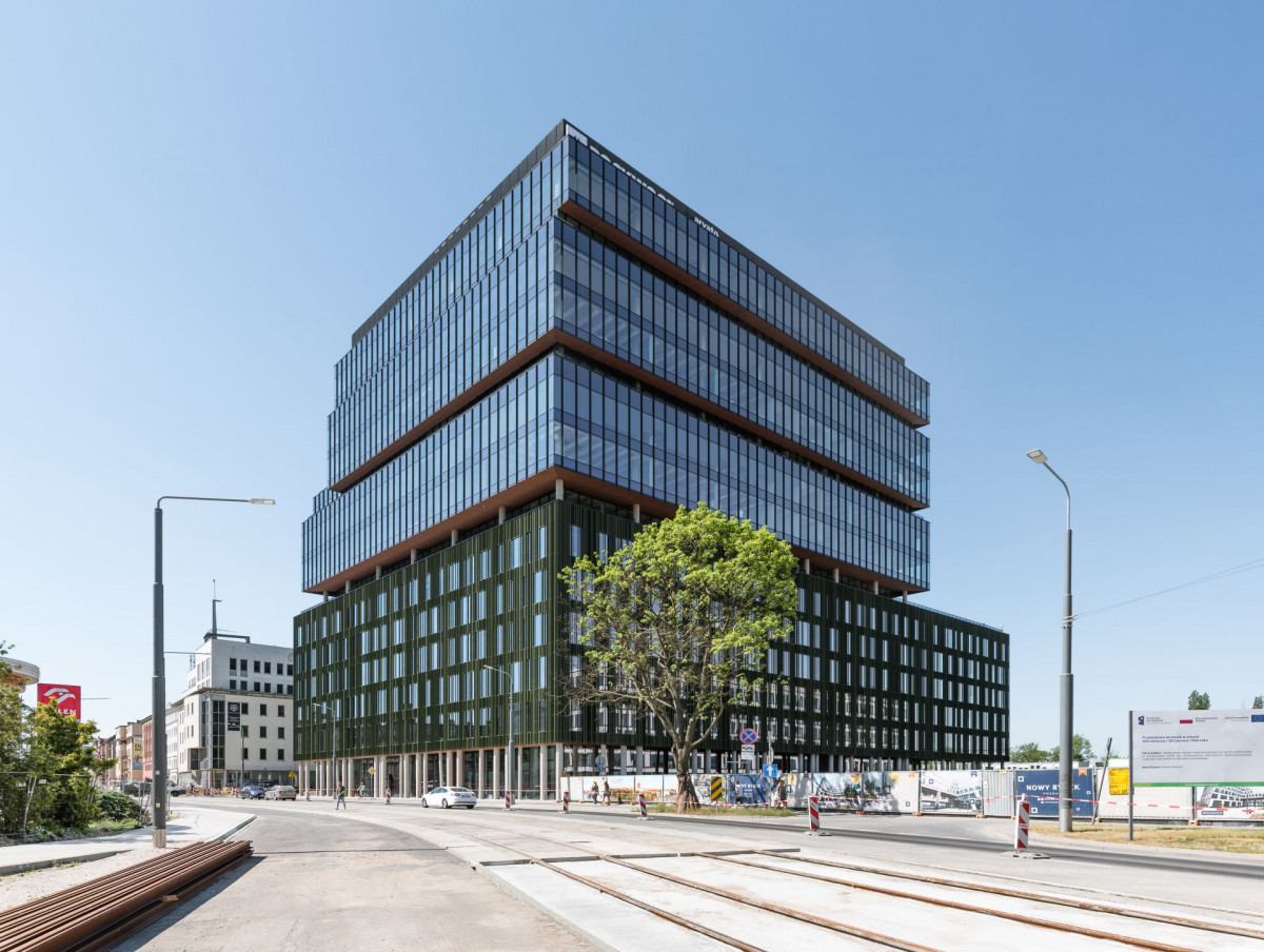 Okna i fasady Aluprof w Nowym Rynku D, najlepszym ekologicznym budynku roku według PLGBC