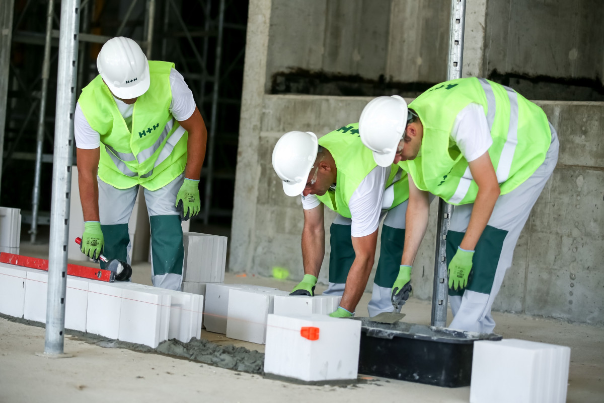 Na mur beton – słupy i filary murowane i wylewane w szalunku traconym