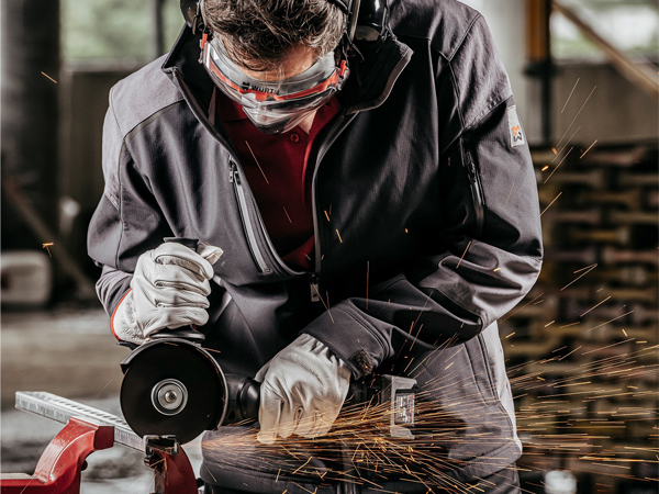 Elektronarzędzia i narzędzia pneumatyczne – bez czego nie obędzie się profesjonalista?