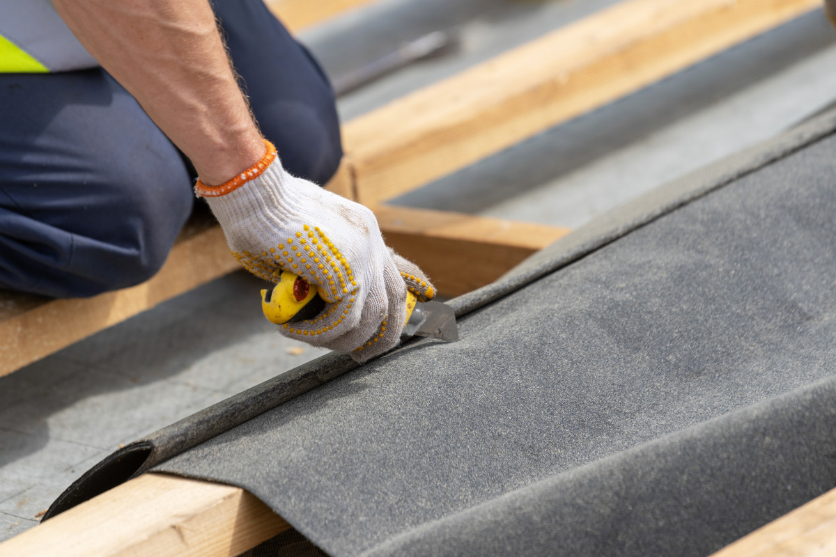 Membrany niskiej jakości na dachu. Jak mogą zniszczyć konstrukcję?