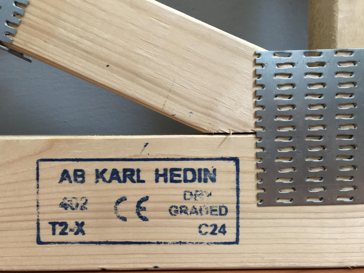 JAKIE DREWNO NA WIĘŹBĘ – SUCHE CZY MOKRE?