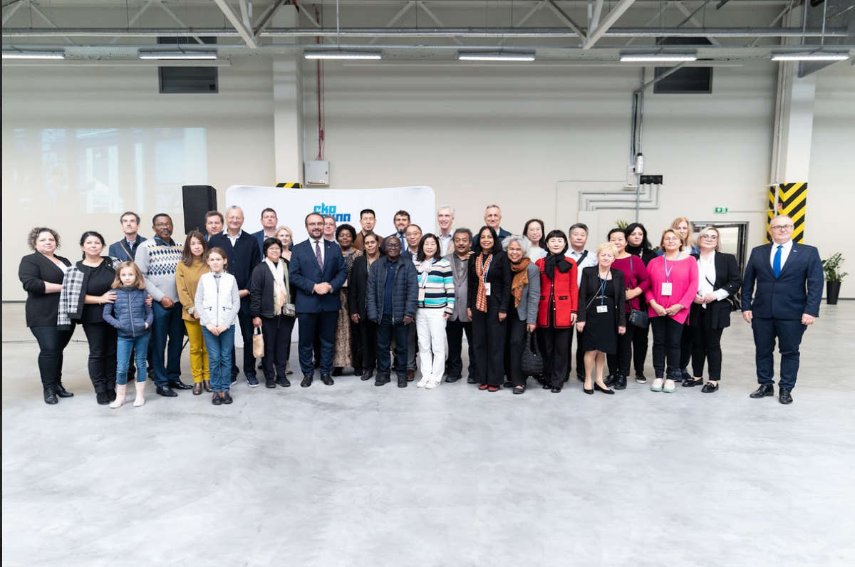 Ambasadorowie z ponad 20 krajów zwiedzili Eko-Okna