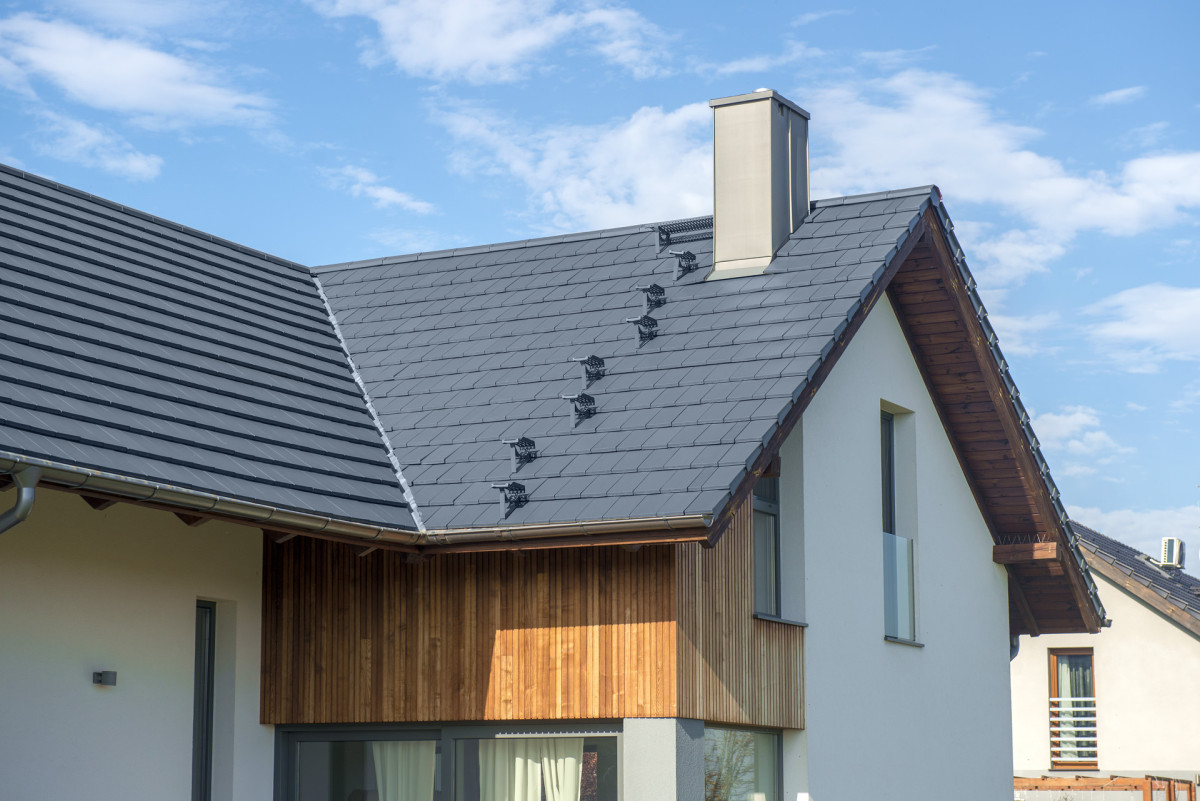 Jakie są najczęstsze zagrożenia dla dachu i jak się przed nimi zabezpieczyć?