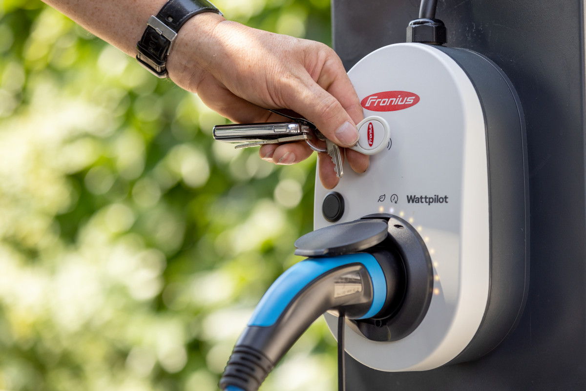 Fronius Wattpilot: Myśląca Stacja do Ładowania Samochodów Elektrycznych