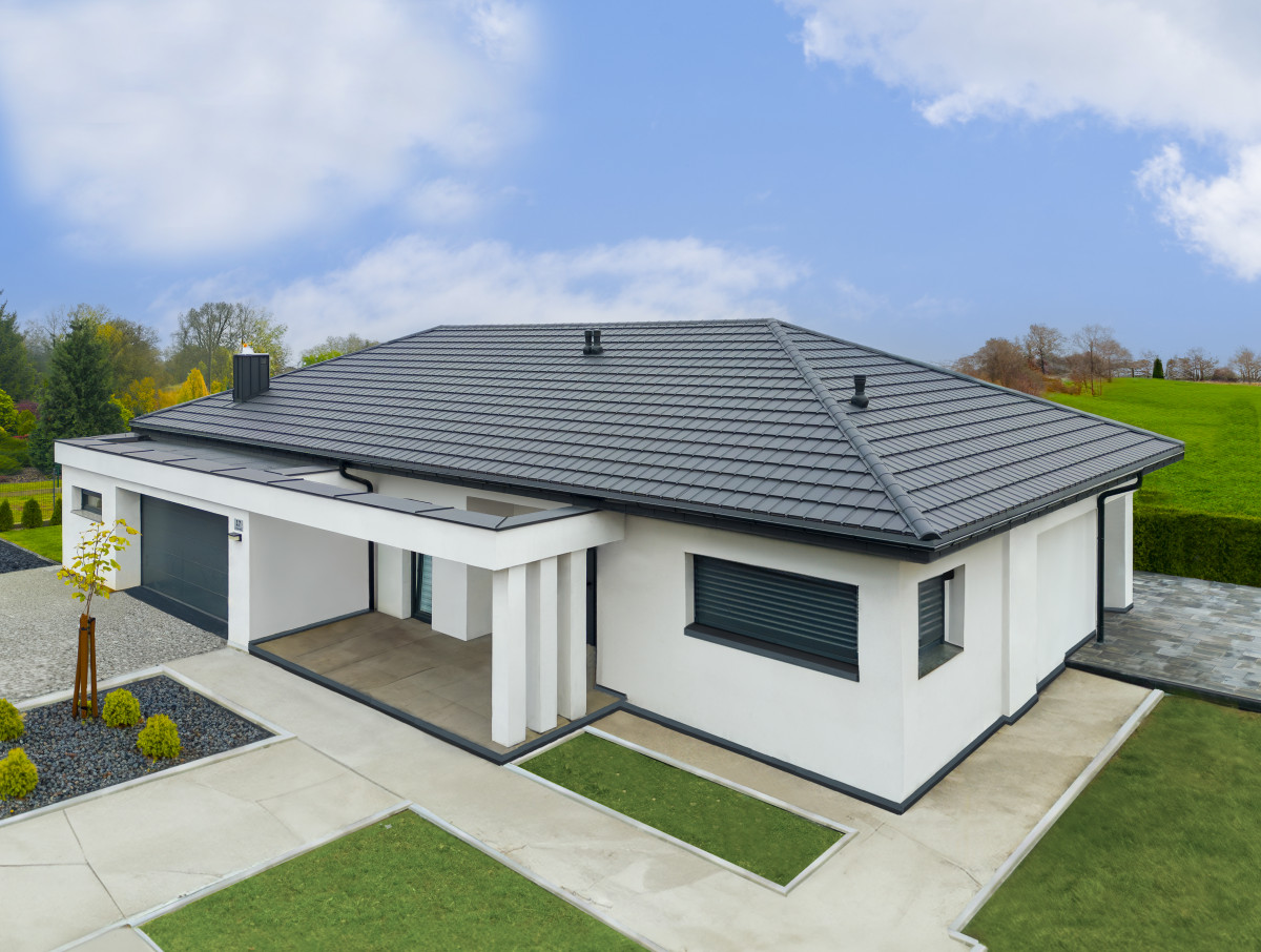Planujesz remont dachu? Postaw na blachodachówkę modułową od renomowanego producenta!