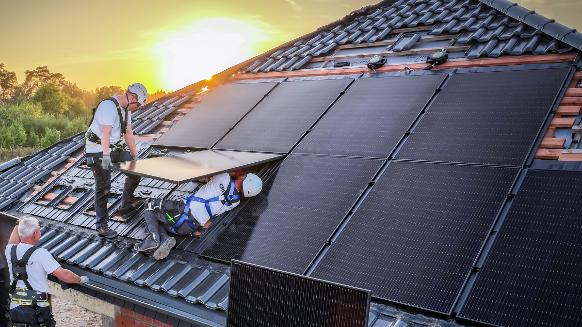 Bezkonkurencyjna oferta na zakup systemu fotowoltaicznego VARIO dla dachówek CREATON