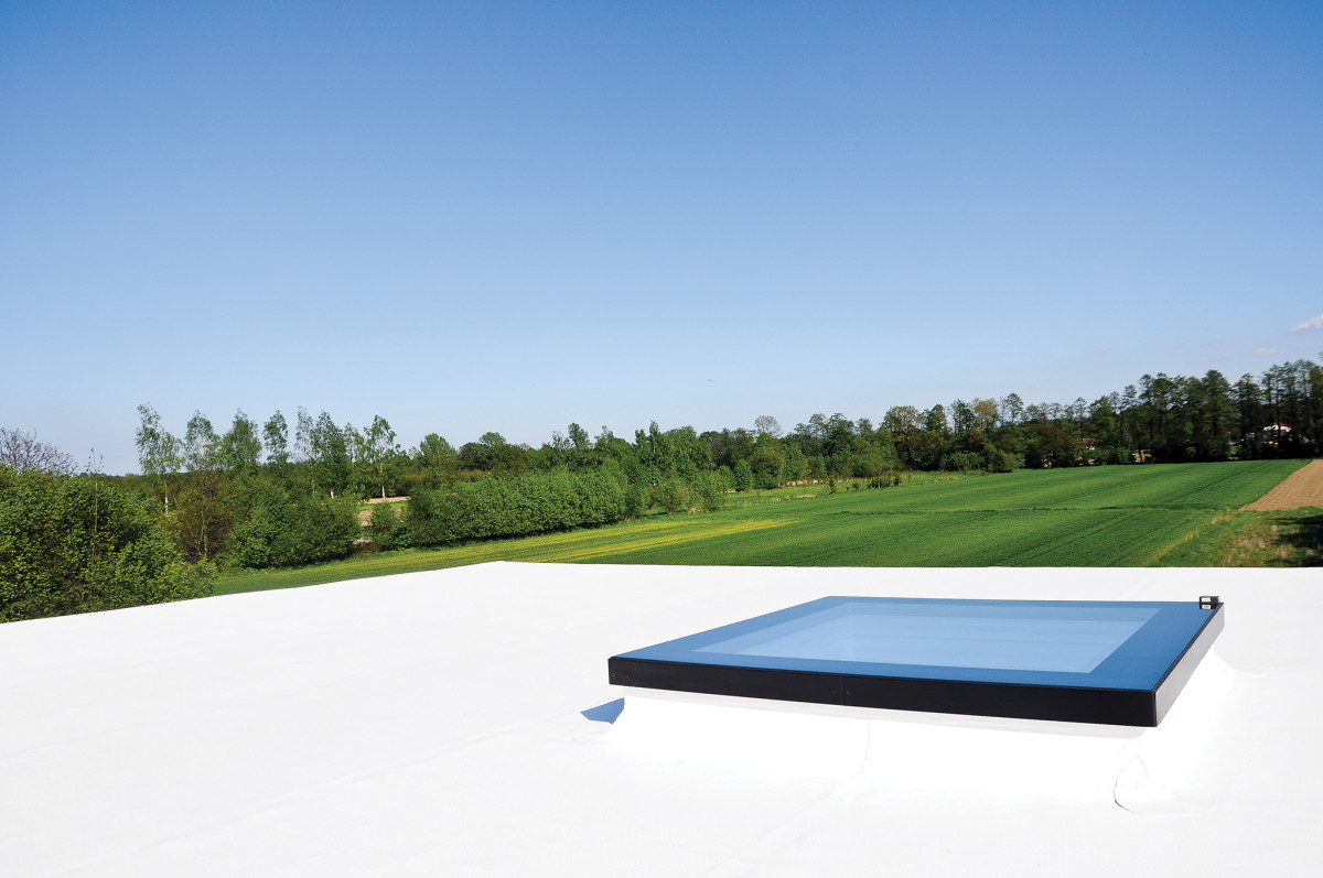 Światło pod płaskim dachem. Unikalny WORMHOUSE