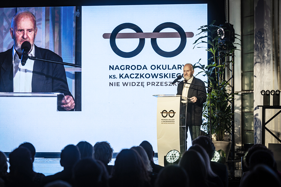 KRISHOME: Niezwykli laureaci nagrody „Okulary ks. Kaczkowskiego”