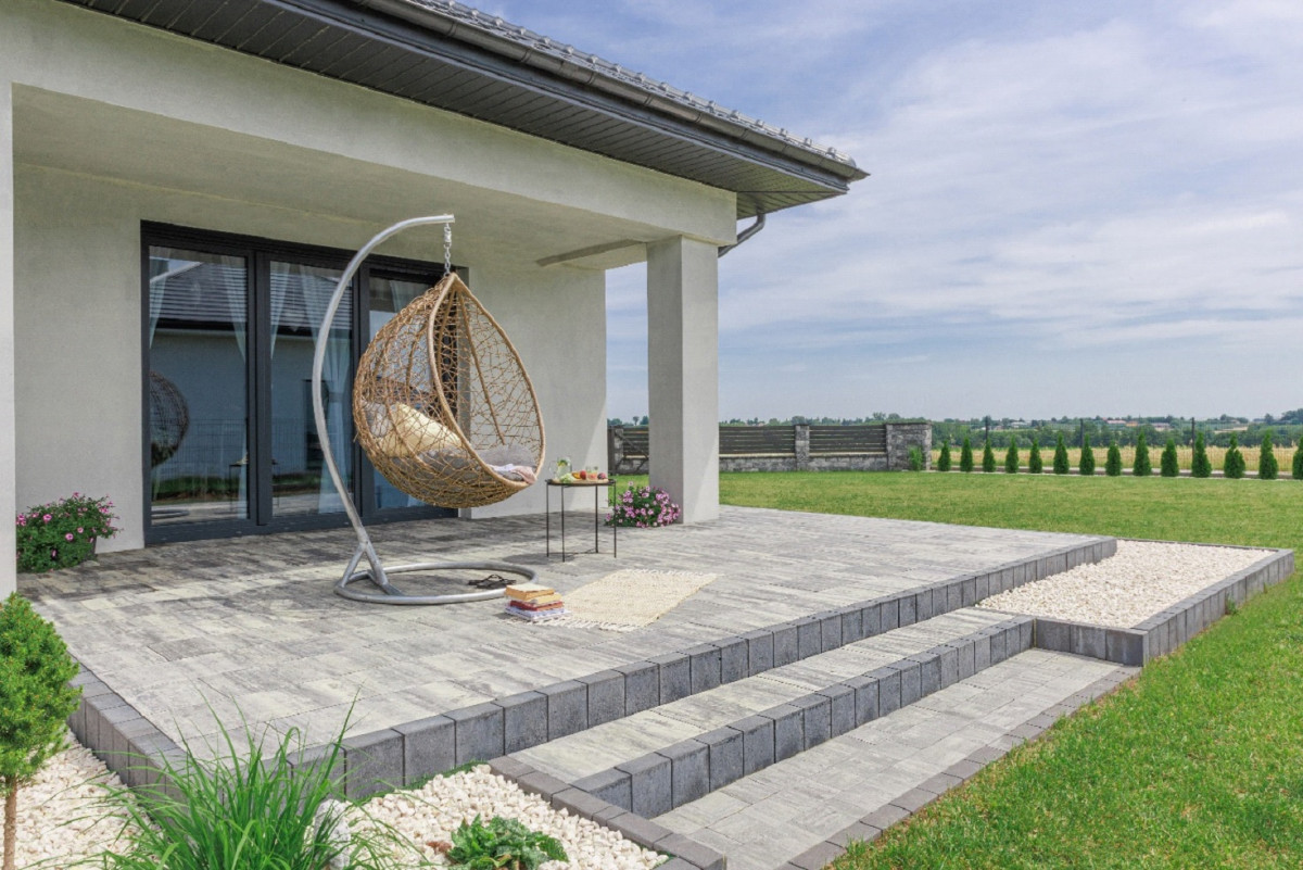 Dodaj dodatkową powierzchnię do swojego domu – ułóż taras!