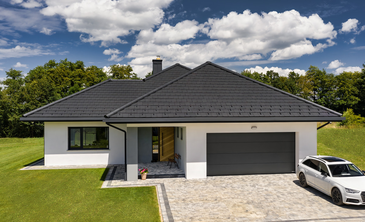 Nowoczesny, czyli jaki? Jak współcześnie postrzegamy rolę dachu w architekturze domu