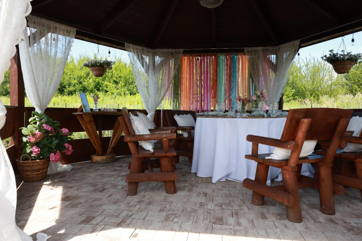 Jak wykończyć podłogę w altanie ogrodowej samemu?