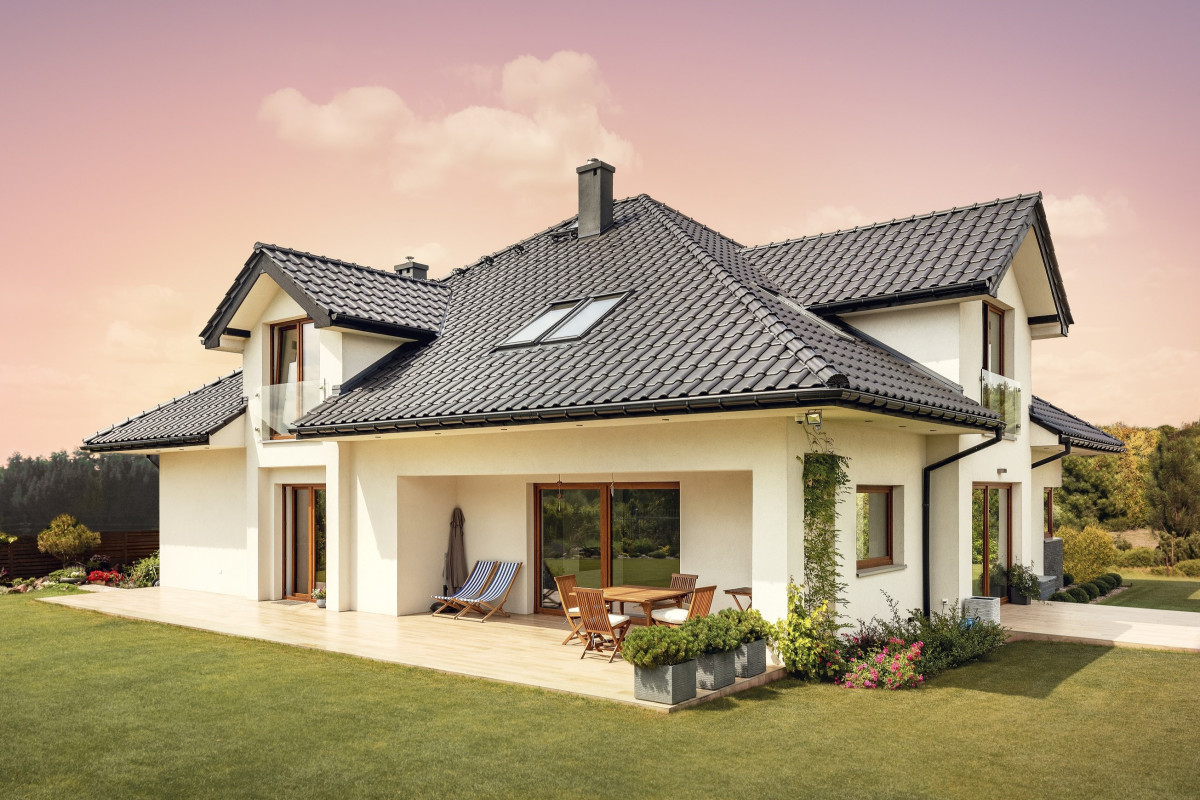 Dach na lata – trwały, piękny i niezawodny z dachówkami Braas