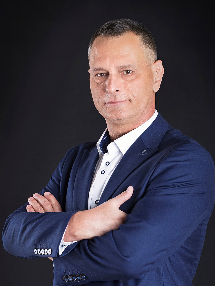 Dekarz i monter – stabilne zatrudnienie i wysokie zarobki